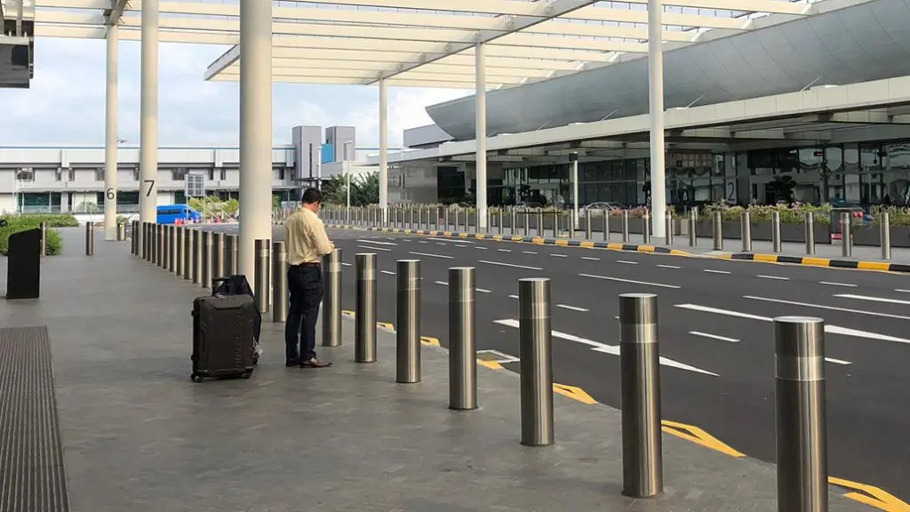 Airports & Transport Hubs