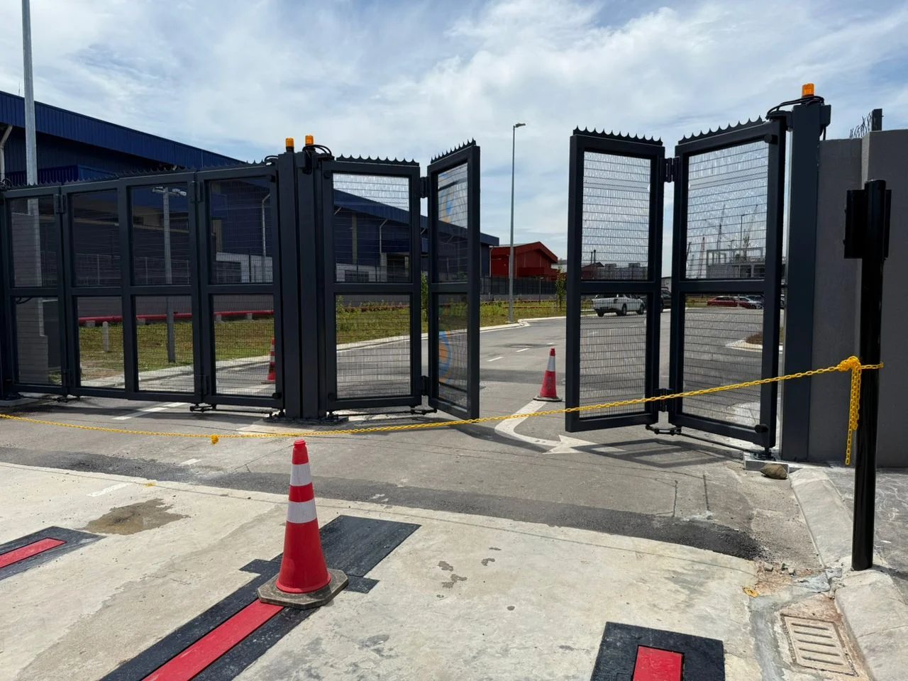 K4 Crash Rated Bi-Folding Gate