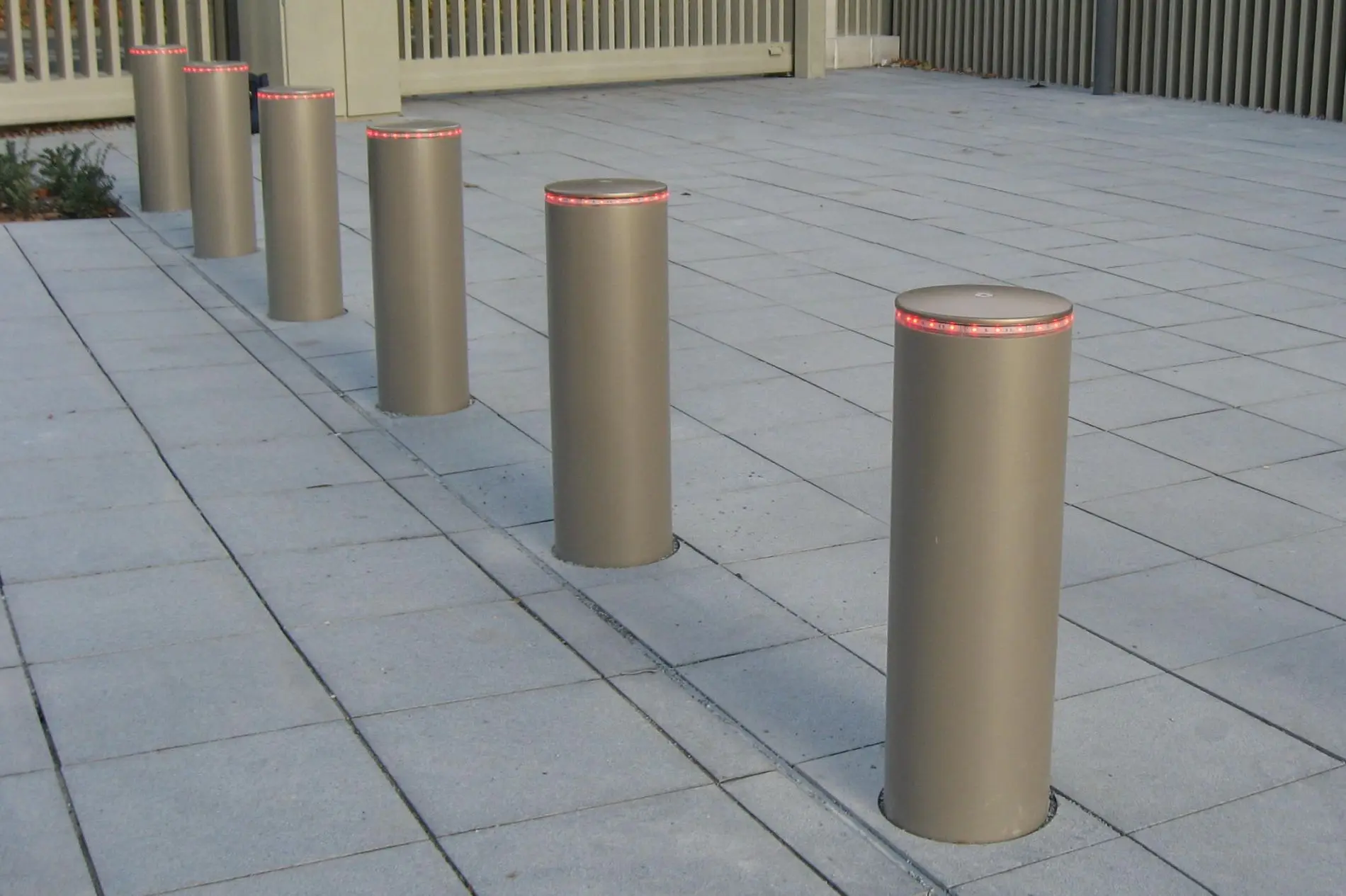K8 Shallow Fixed Bollard